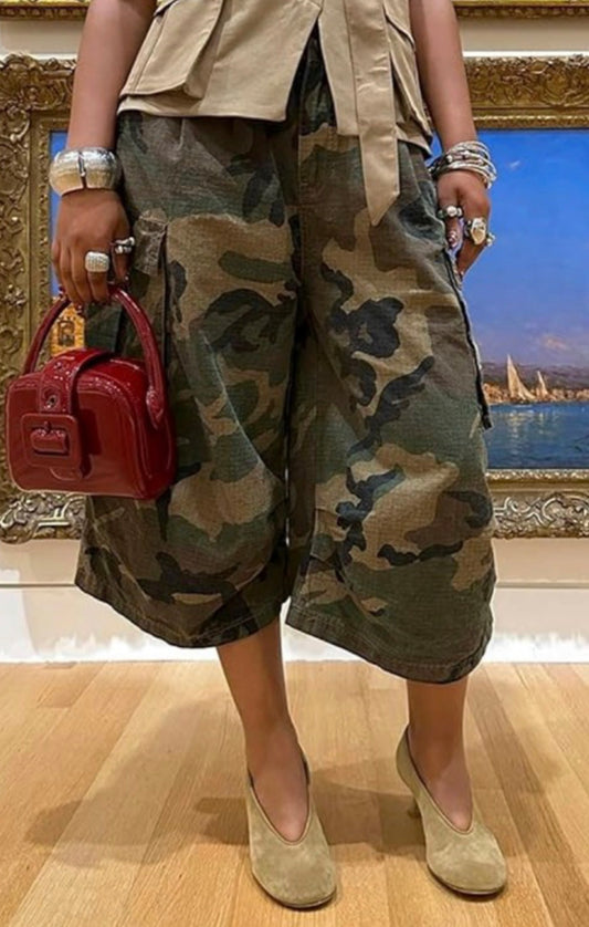 Kami Camouflage Capri Pants